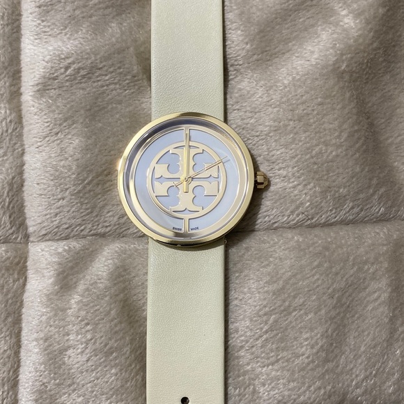 Tory Burch Reva Watch - Picture 2 of 5